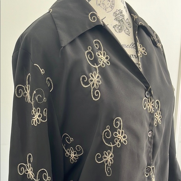🇨🇦 Tradition Vintage Embroidered Blouse — Black & Cream / Whimsigoth Medieval - Picture 2 of 5